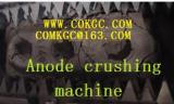 Anode crushing machine